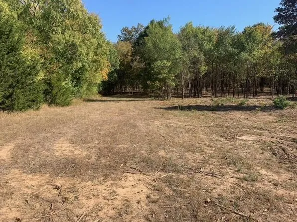 Mockingbird Ln, Shawnee, OK 74804