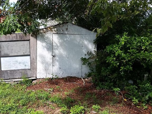 2nd image of 1875 N Old Dixie Hwy