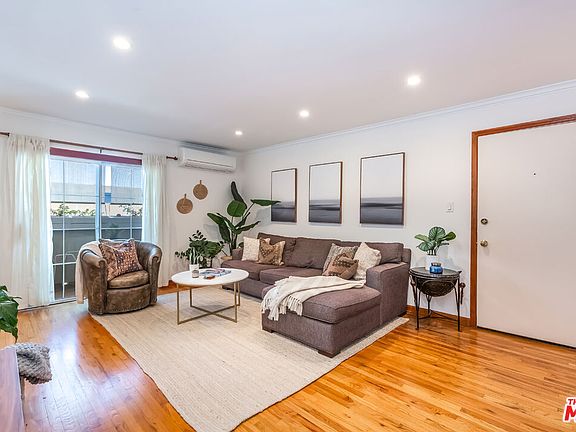 3rd image of 1512 Harvard St APT 5
