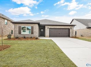 128 Waltrip Dr, Owens Cross Roads, AL 35763