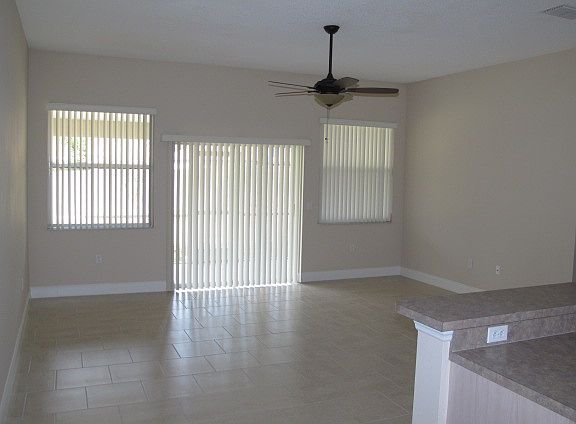 5th image of 9 Bassett Ln