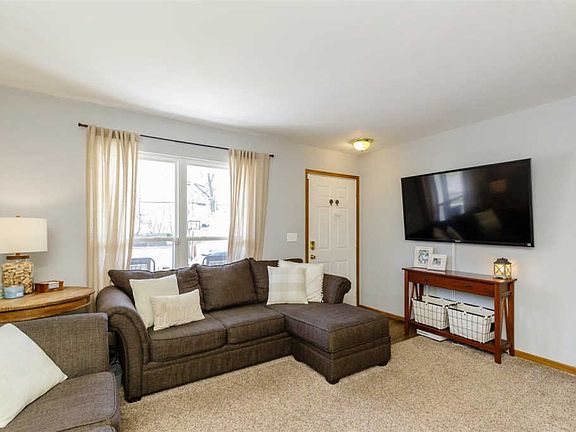 4th image of 5227 Waldo Ave