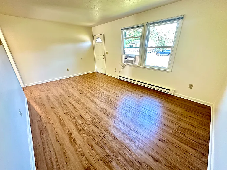 143 Country Park Dr — Photo 2