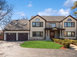 1640 Pfingsten Rd, Northbrook, IL 60062