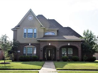 1113 Enchanted Oaks Dr, Angleton, TX 77515