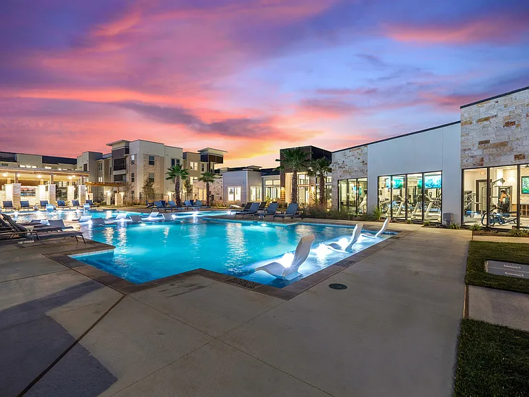 Dalton Austin Residences — Photo 27