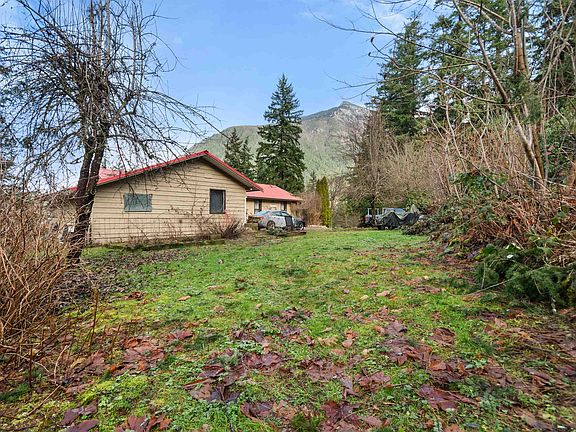 3rd image of 66176 Kawkawa Lake Rd