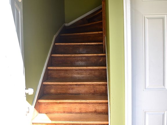 3rd image of 637 N Avers Ave