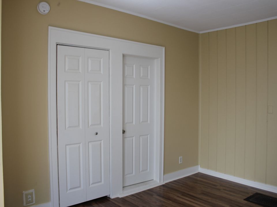 Bed room