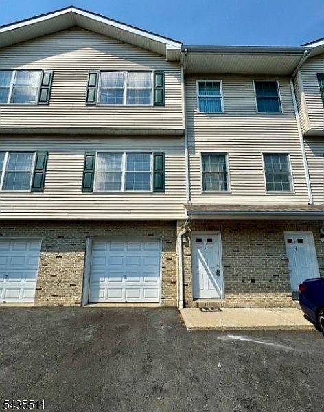 1st image of 596 Harrison Ave APT 3