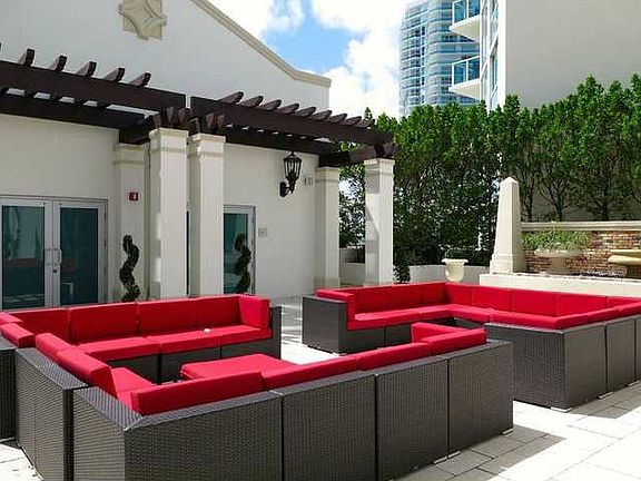 4th image of 200 Sunny Isles Blvd Unit 806
