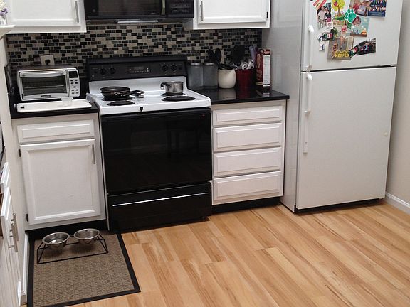 4th image of 7507 Ashby Ln Unit L