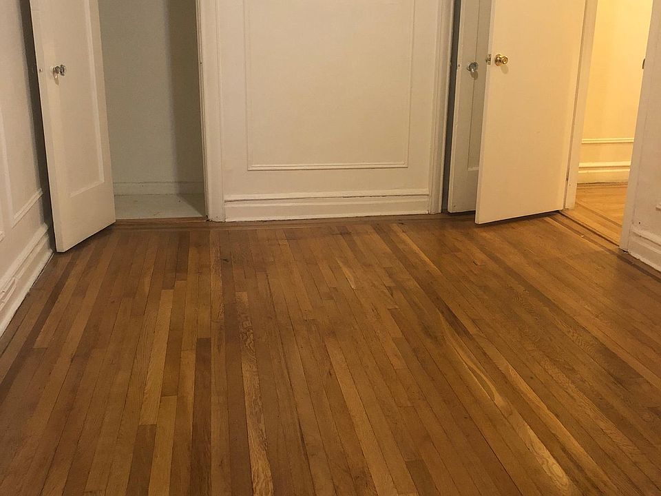 2nd image of 2933 Grand Concourse