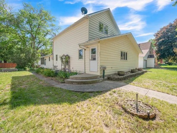 605 20th St, Spirit Lake, IA 51360