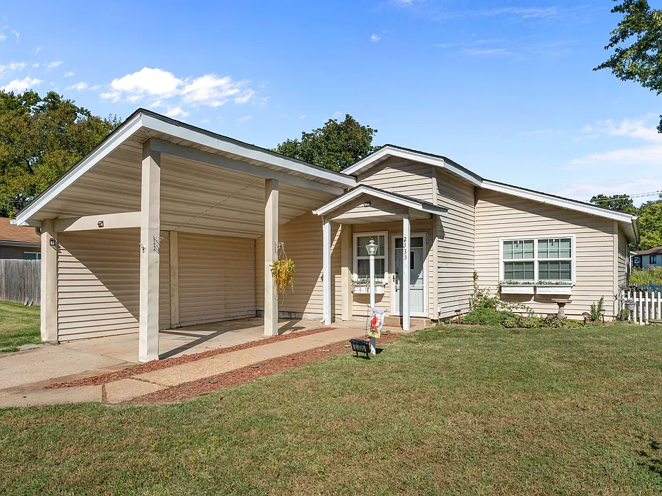 2335 Buttonwood Ct