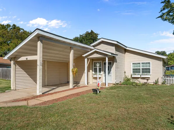 2335 Buttonwood Ct, Florissant, MO 63031
