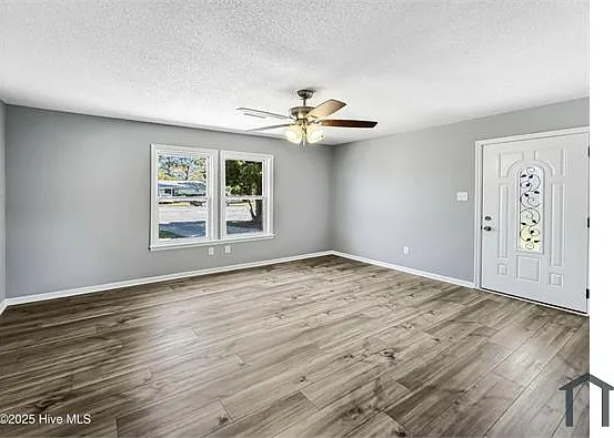 1602 Forbes Ct — Photo 6