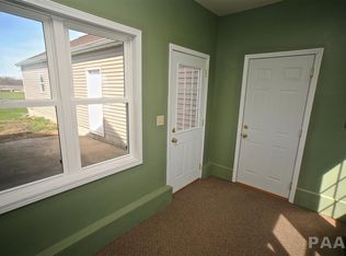 740 S Cummings Ln, Washington, IL