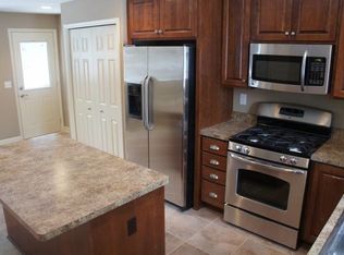 1305 Dunkirk Ln N, Plymouth, MN 55447