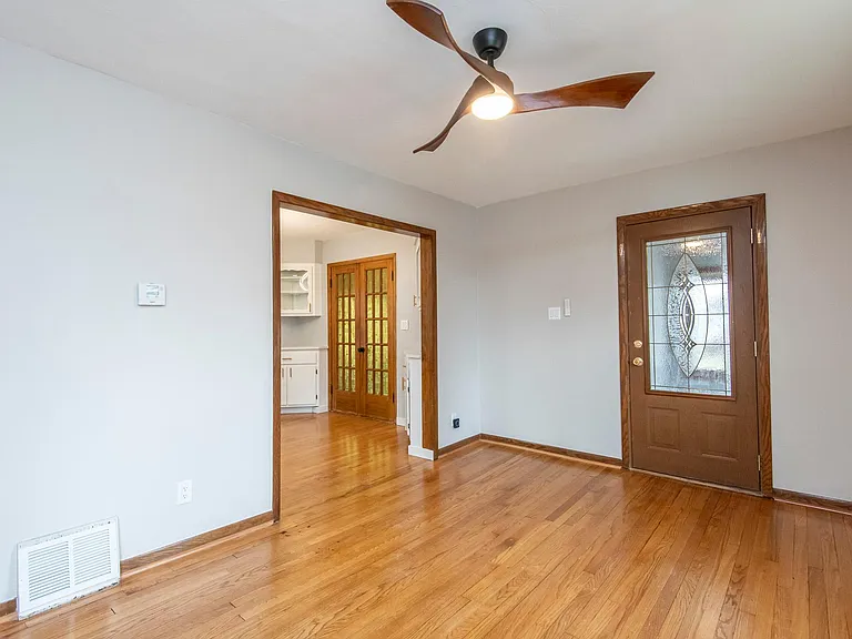 3500 S Clement Ave — Photo 30