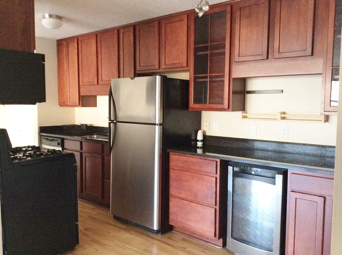 Building Photo - 3019 Bryant Ave S #103