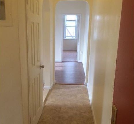 3rd image of 1901 Bergen St APT 3R