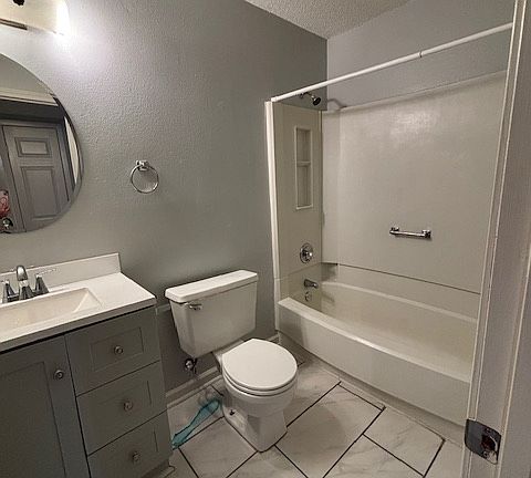 3rd image of 418 W 36th St #418
