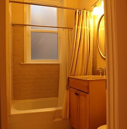 5th image of 2859 N Burling St #2C