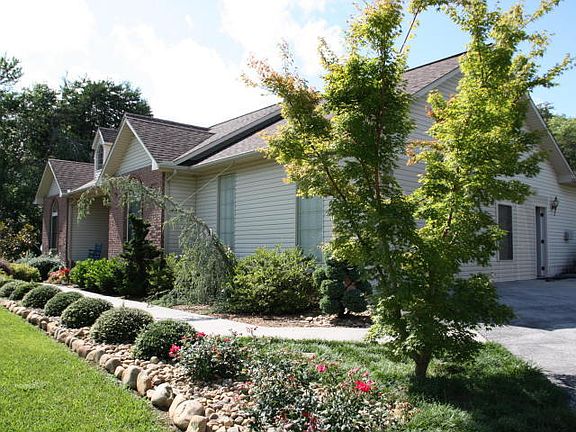 2nd image of 512 Wilson Ln