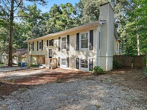 4th image of 3909 Valley Brook Rd