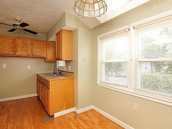 5th image of 145 Westbrook Dr