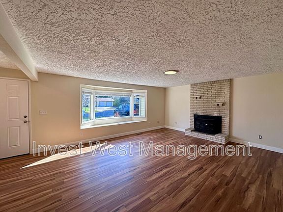 4th image of 6110 NW Garfield Ave