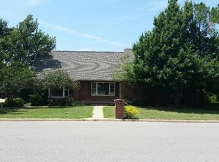 608 N Max St, Hinton, OK 73047