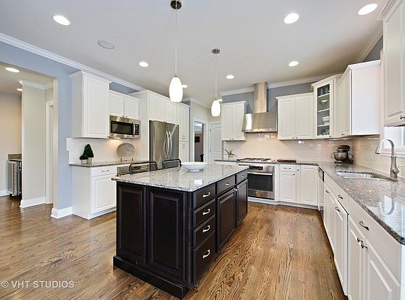 3rd image of 407 Atwood Ct