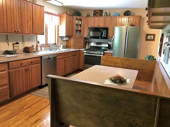 5th image of 29914 Kishwaukee Dr