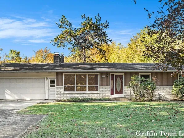 6965 Holly Dr, West Olive, MI 49460