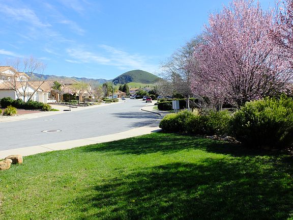2nd image of 905 Ambrosia Ln