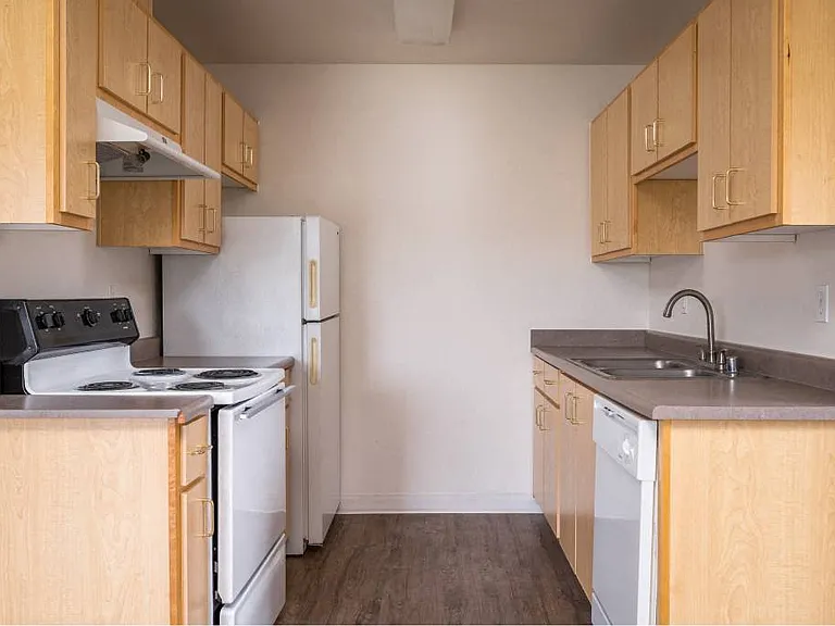 Quail Run Apartments — Photo 42