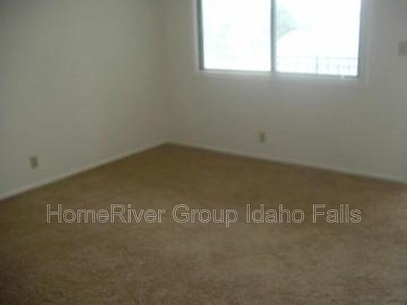 3rd image of 2474 1st St