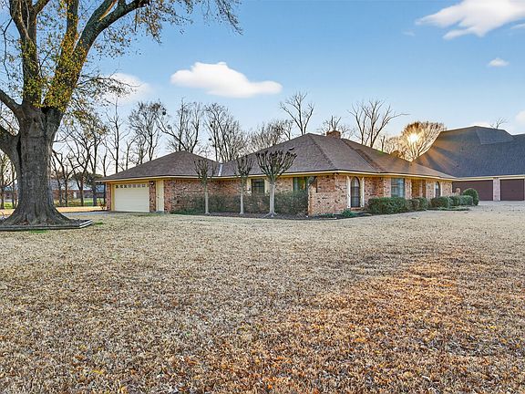 3rd image of 5430 Coach Rd