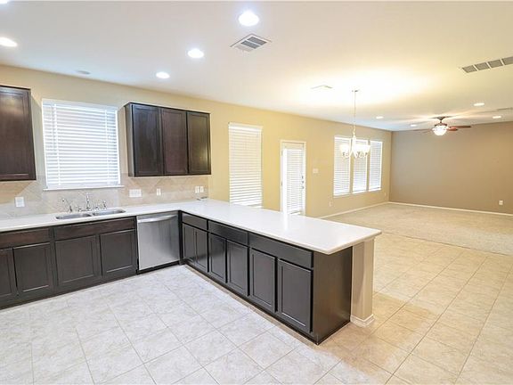 5th image of 1122 Sussex Pl