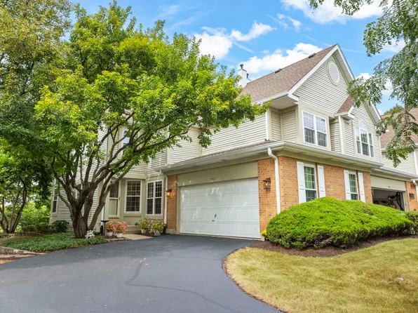 320 Cimarron Rd E, Lombard, IL 60148