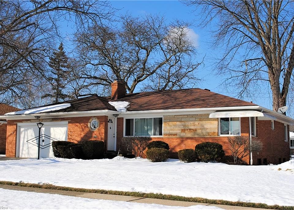 2nd image of 21880 Elizabeth Ave