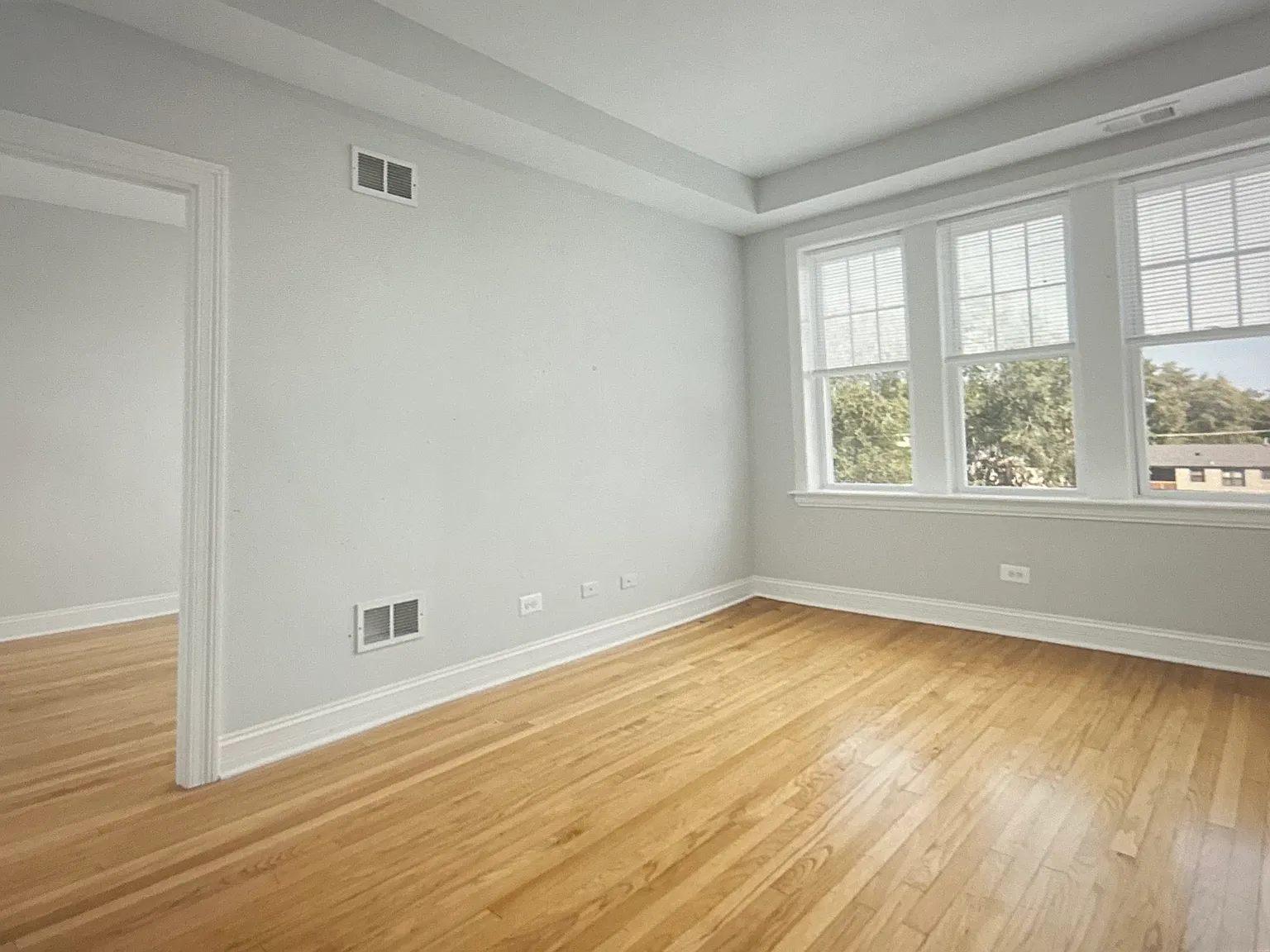 2 bed, 800 sqft, $2,250 — Photo 1