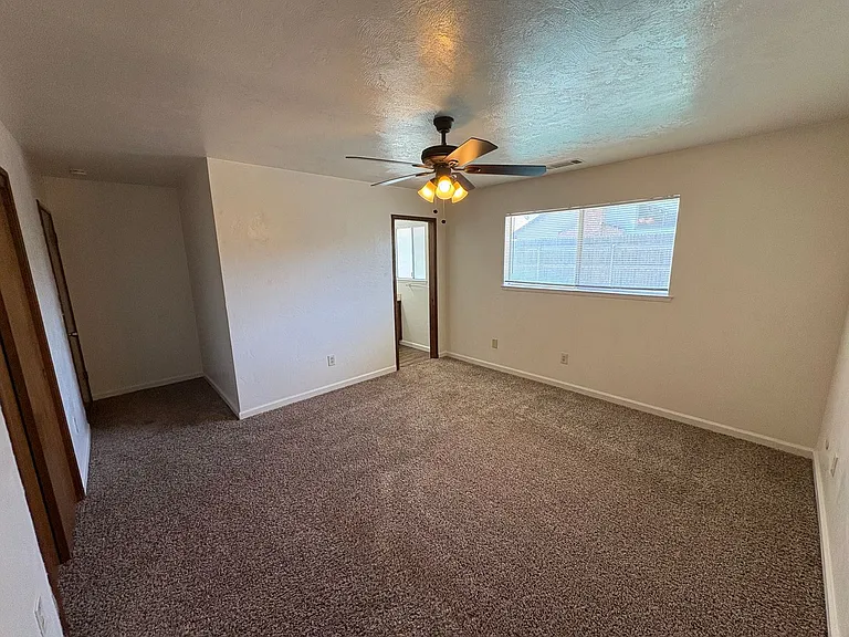 2943 W Ashland Ave — Photo 6