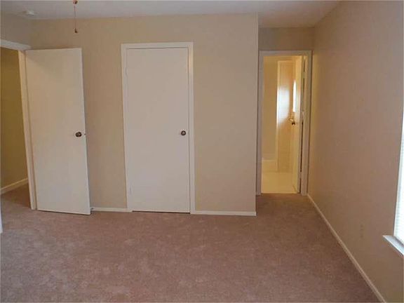 4th image of 2134 River Village Dr