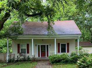 808 Laurel St, Summit, MS 39666