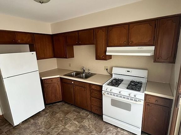 4th image of 13302 Kingswood Dr #10