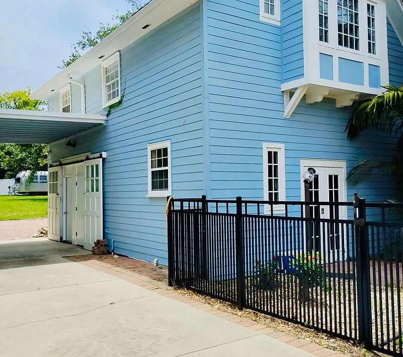 1st image of 936 Riverside Dr #1