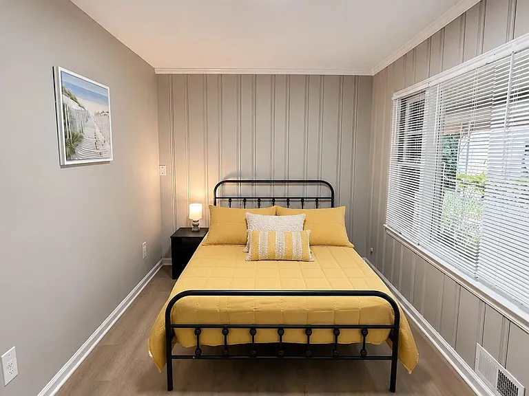 228 Napoleon Dr SW — Photo 5